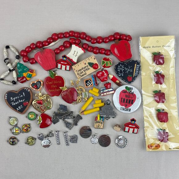 Craft Jewelry - Charms Pins Button Covers - Teacher School Library Apple Book - Picture 1 of 10